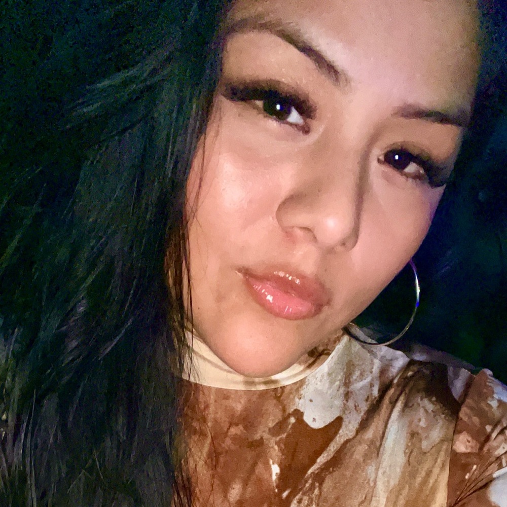 Meet your Posher, Yessenia